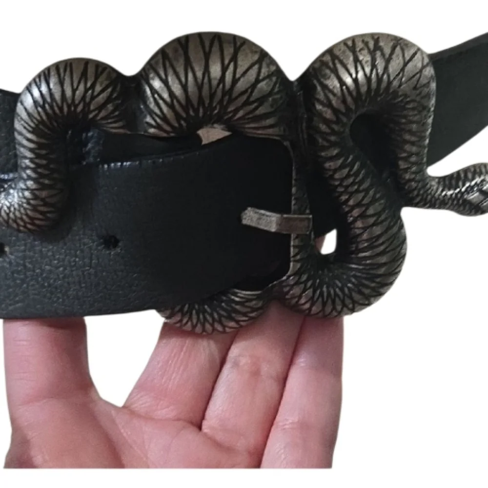 Le Lis Black and Silver Classic Leather Belt